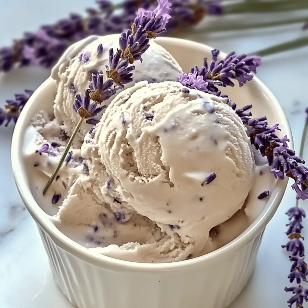 Honig Lavendel Eiscreme für heiße Sommertage