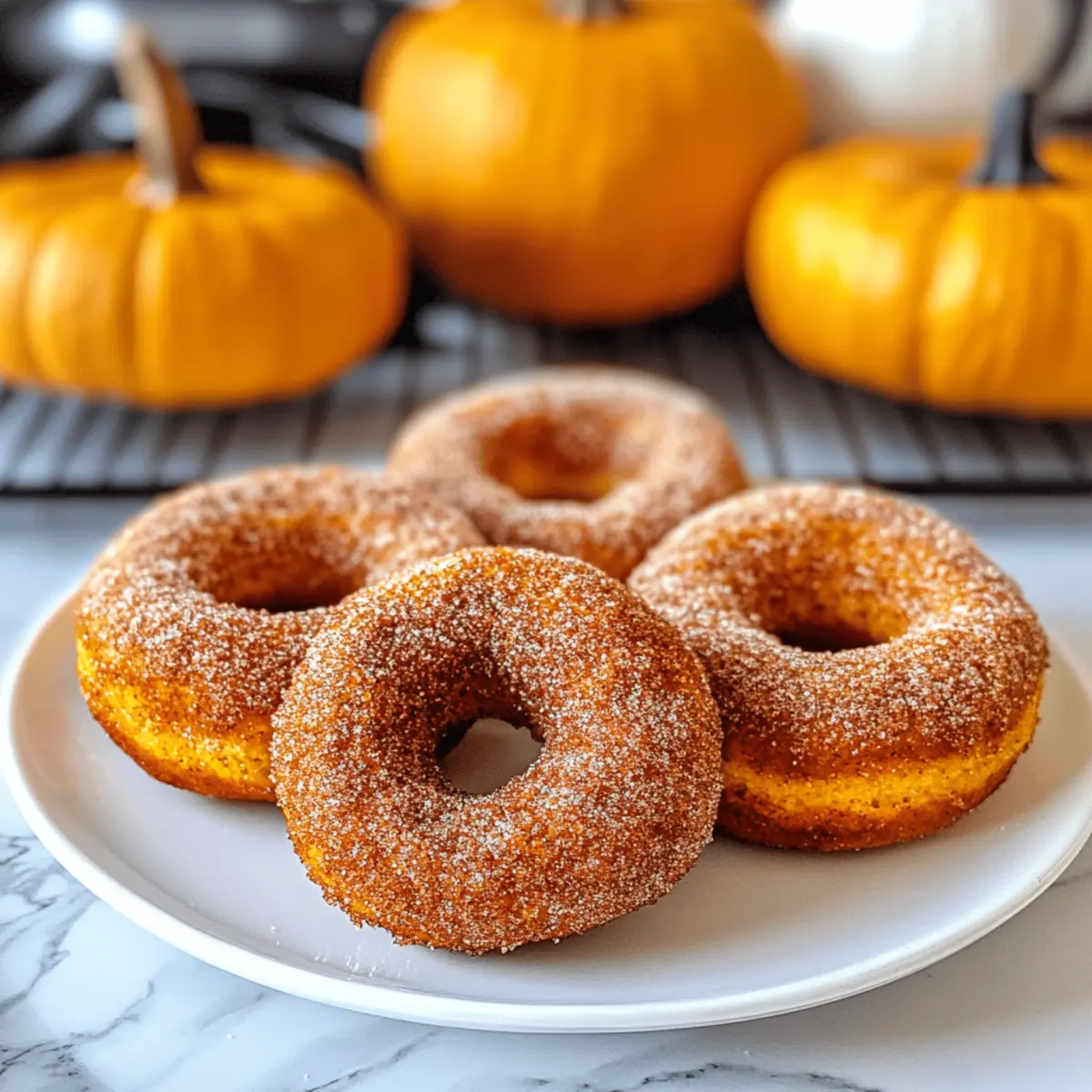 Einfache gebackene Kürbisdonuts für den Herbst