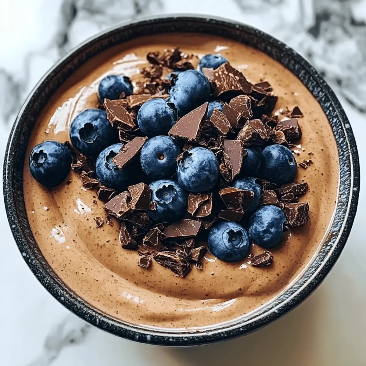 Schokoladiger Erdnussbutter-Bananen-Smoothie-Bowl