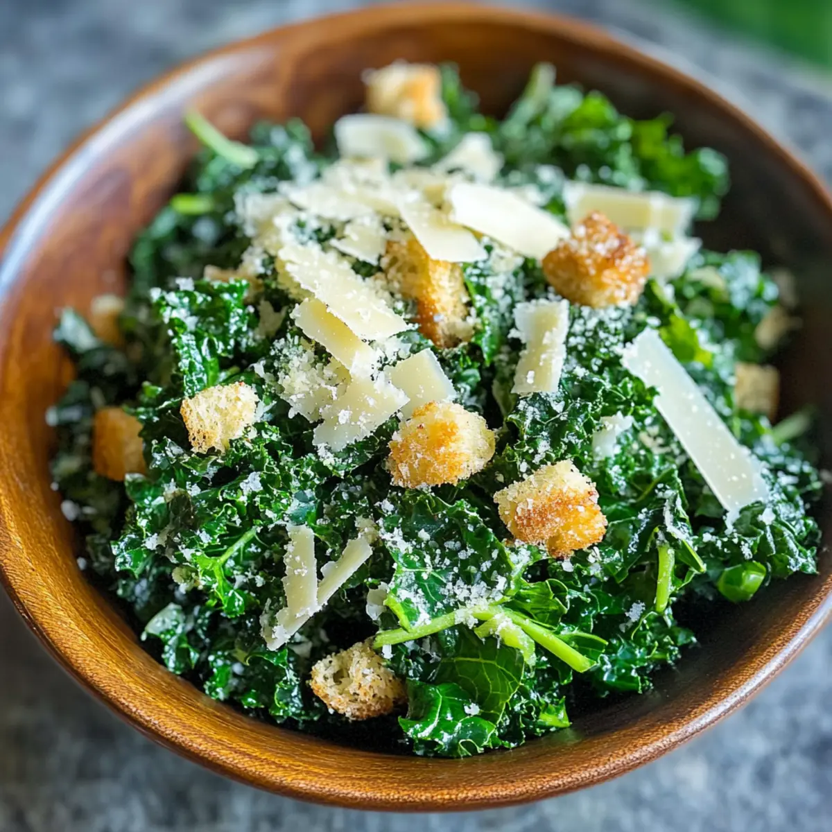 Zitronen-Parmesan-Grünkohlsalat in 15 Minuten