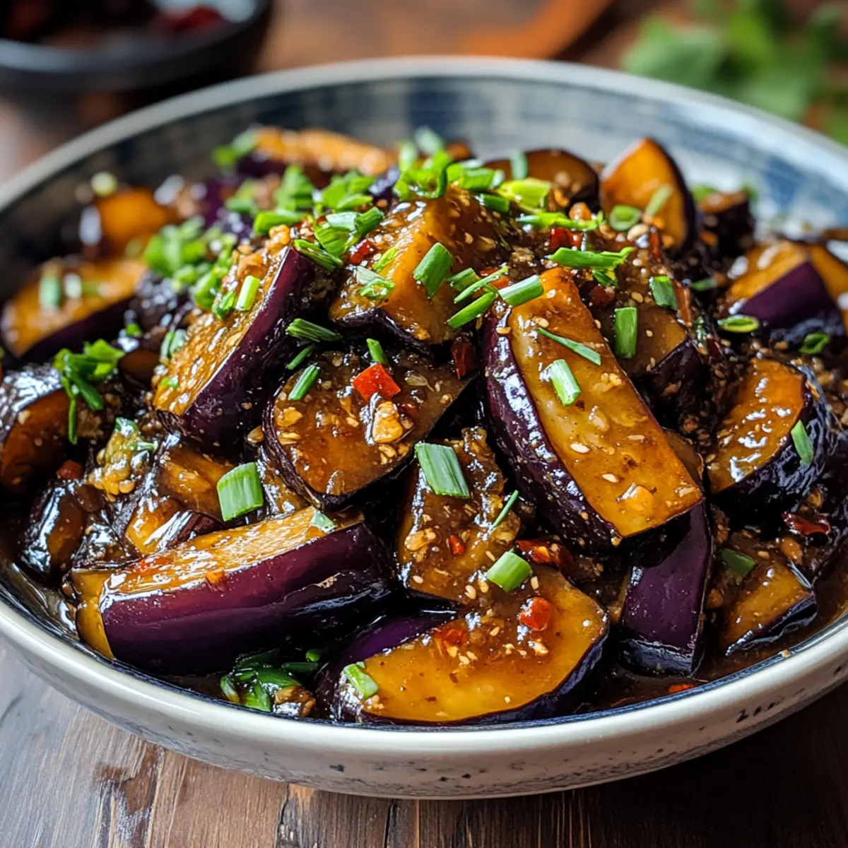 Aubergine in köstlicher Knoblauchsauce vegan genießen