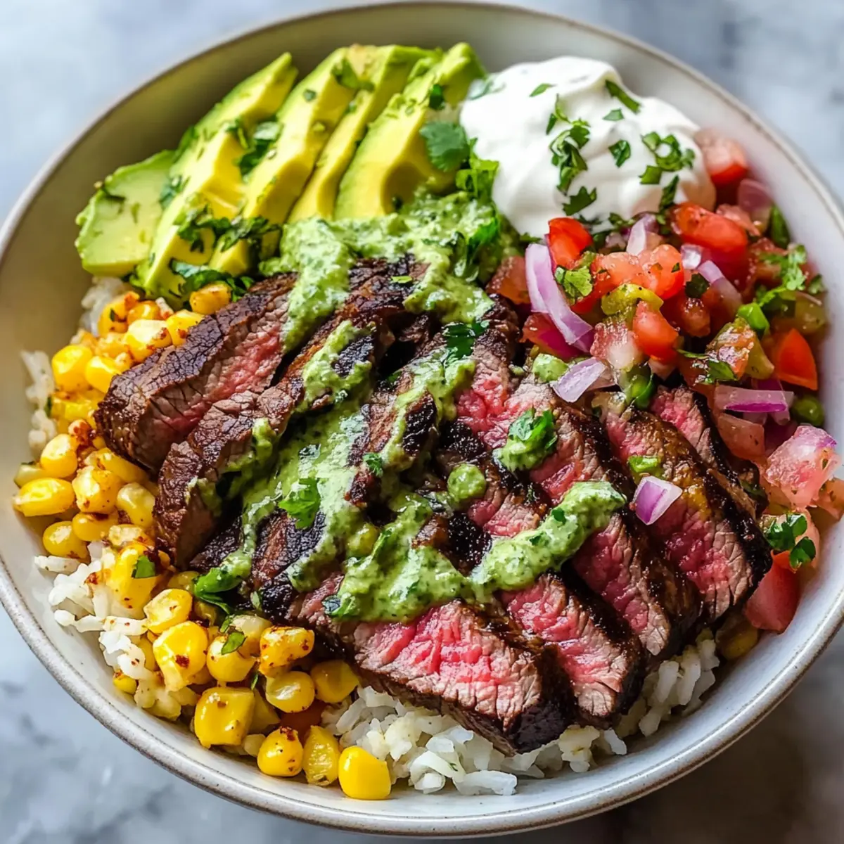 Einfache Koriander-Limetten-Steak-Bowls für jeden Abend