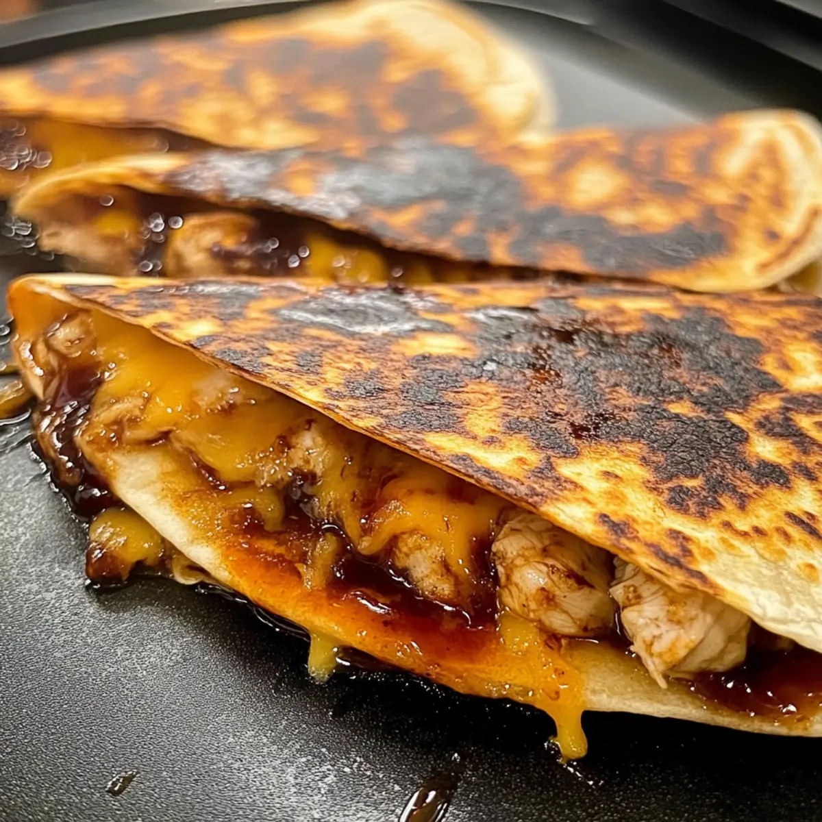 BBQ Hähnchen Quesadillas mit Honig-Kick