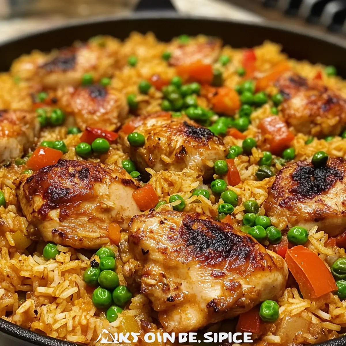 Hähnchen und würziger Reis im One-Pot Genuss